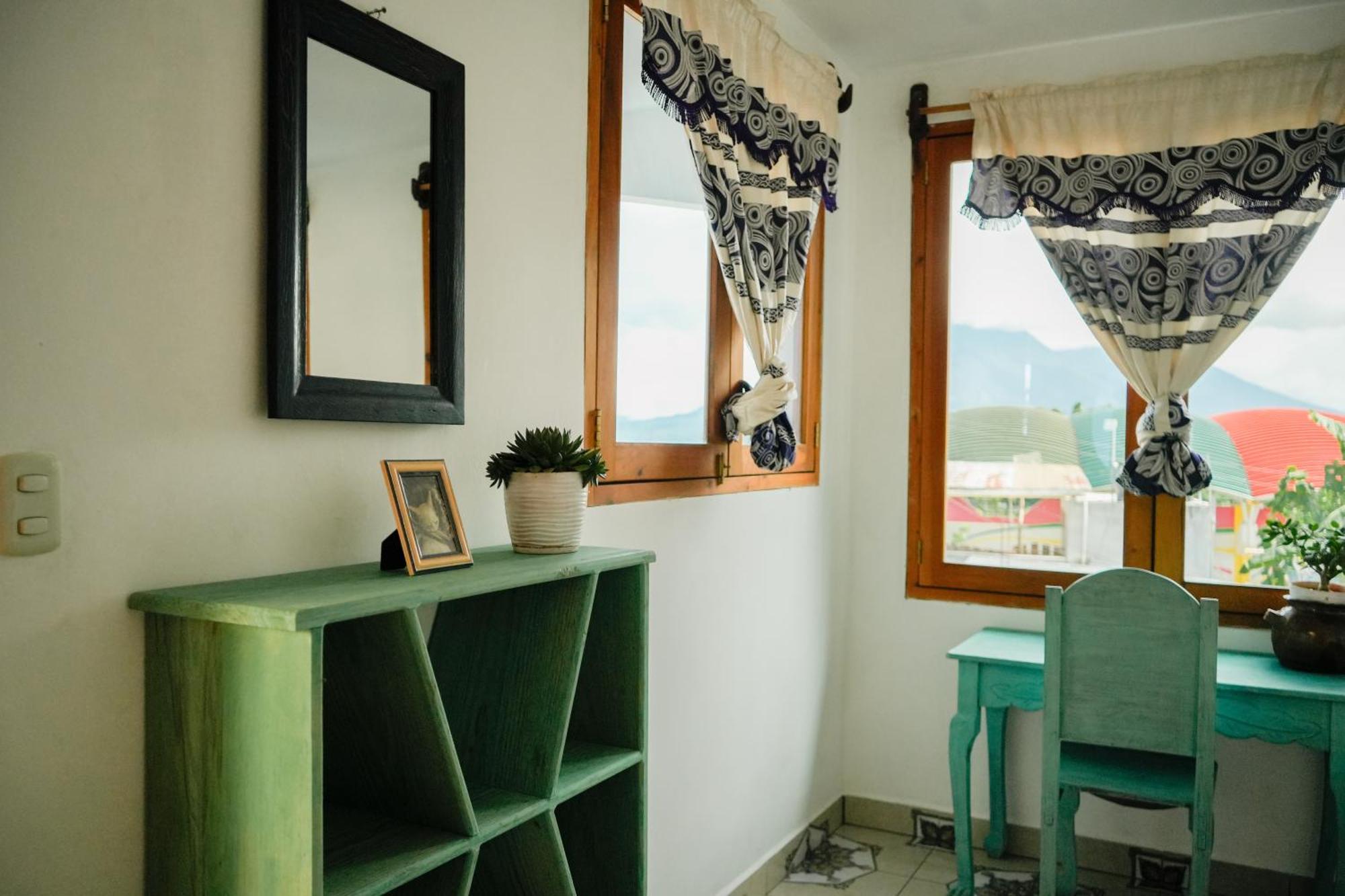Хостел Casa Madera Сан-Маркос-ла-Лагуна Экстерьер фото